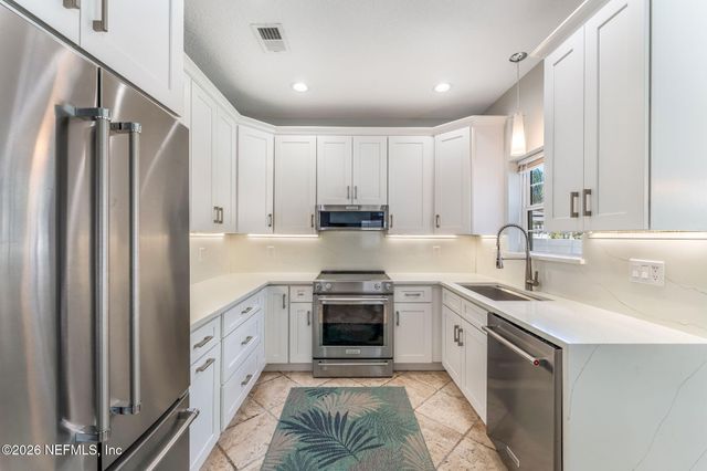 1120 20TH Street N, Jacksonville Beach, FL 32250