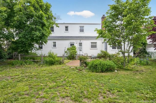 567 Pearl Street, Oceanside, NY 11572