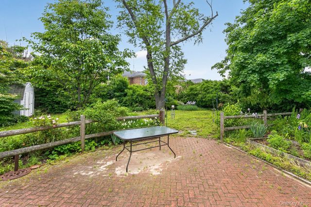 567 Pearl Street, Oceanside, NY 11572