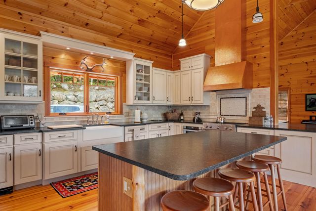 7 Hay Hill Road, Lincoln, NH 03251