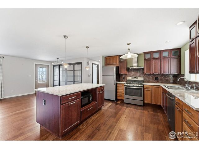 7240 Glacier View Rd, Longmont, CO 80503