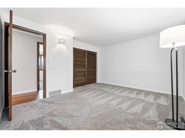 7240 Glacier View Rd, Longmont, CO 80503