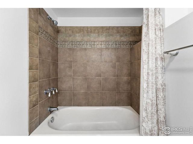 7240 Glacier View Rd, Longmont, CO 80503