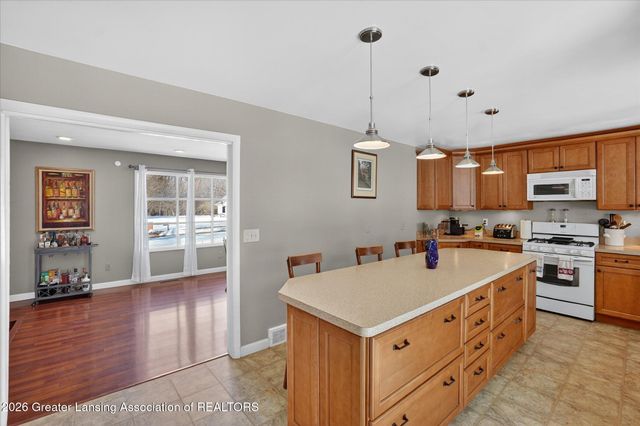 2216 River Court, Lansing, MI 48917