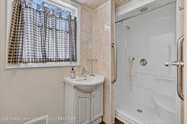 2216 River Court, Lansing, MI 48917