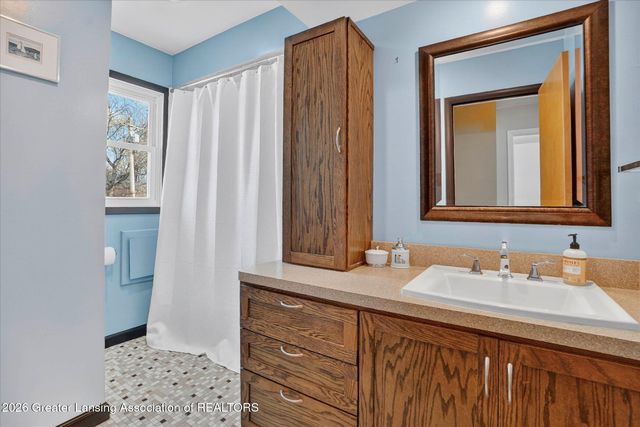 2216 River Court, Lansing, MI 48917