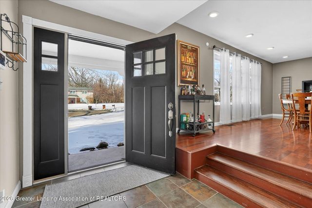 2216 River Court, Lansing, MI 48917