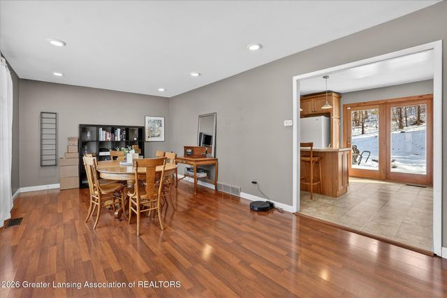 2216 River Court, Lansing, MI 48917