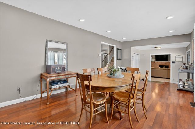 2216 River Court, Lansing, MI 48917