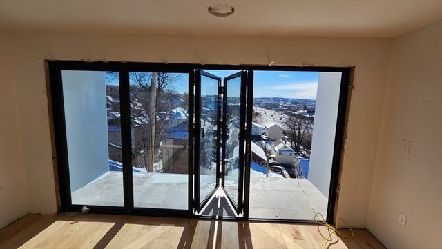 47 Laurel St 47, Worcester, MA 01605