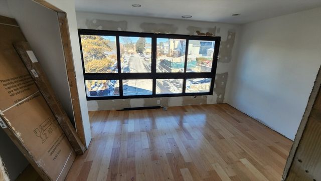 47 Laurel St 47, Worcester, MA 01605