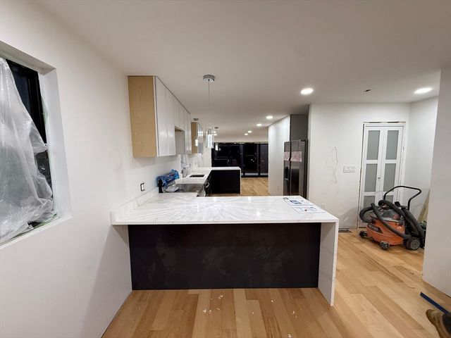 47 Laurel St 47, Worcester, MA 01605