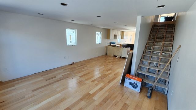 47 Laurel St 47, Worcester, MA 01605