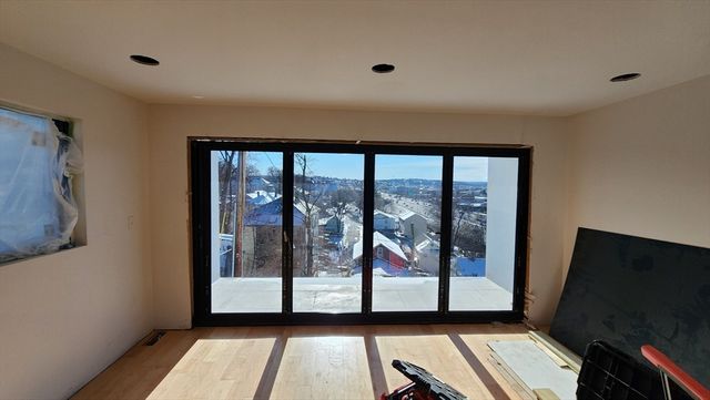 47 Laurel St 47, Worcester, MA 01605