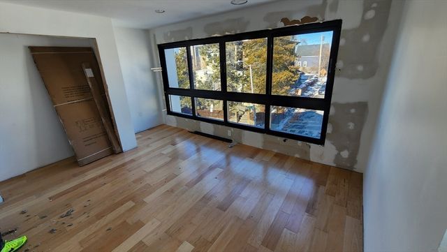 47 Laurel St 47, Worcester, MA 01605