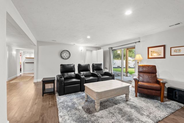 14527 E 10th Ave, Spokane Valley, WA 99037