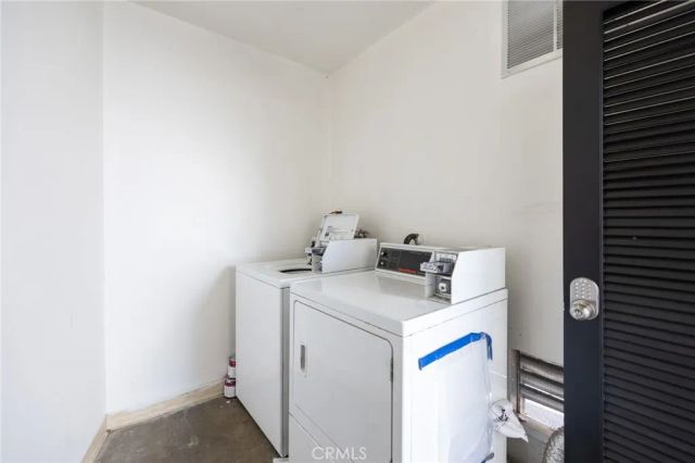 13018 Valleyheart Drive 11, Studio City, CA 91604