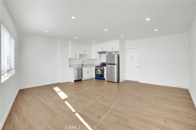 13018 Valleyheart Drive 11, Studio City, CA 91604