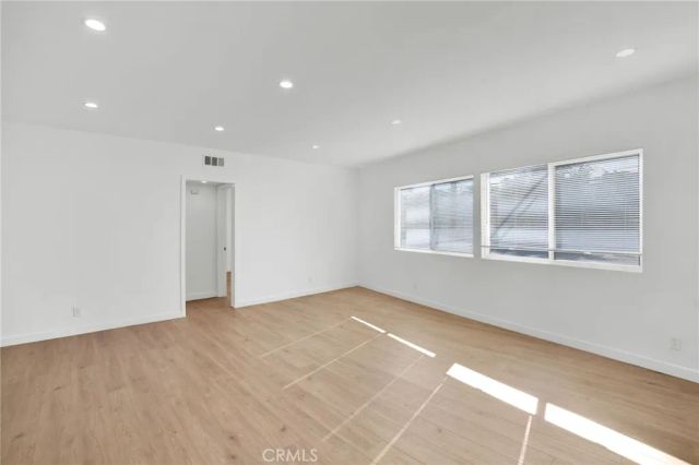 13018 Valleyheart Drive 11, Studio City, CA 91604
