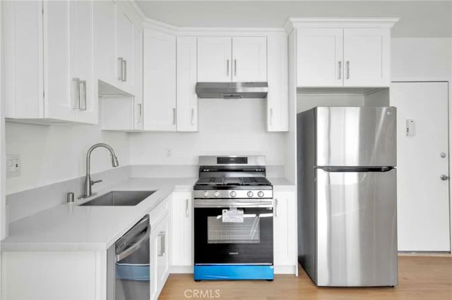 13018 Valleyheart Drive 11, Studio City, CA 91604