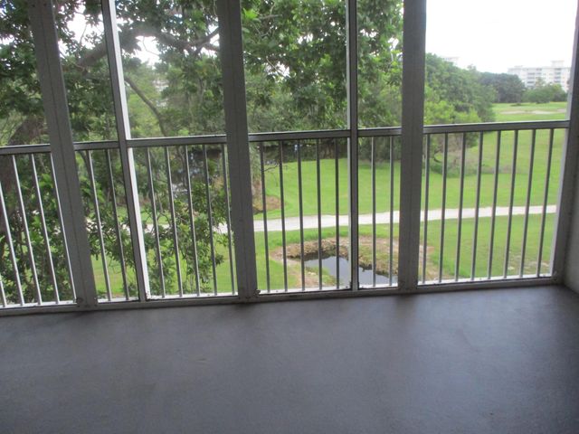 3151 S Palm Aire Drive 404, Pompano Beach, FL 33069