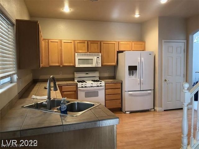 7659 PLUNGING FALLS Drive, North Las Vegas, NV 89131