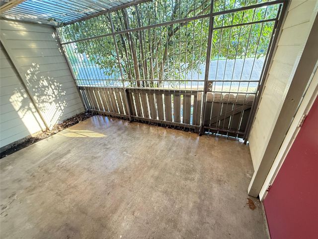 5005 Georgi Lane 215, Houston, TX 77092