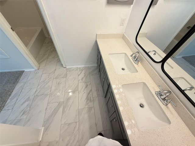 5005 Georgi Lane 215, Houston, TX 77092