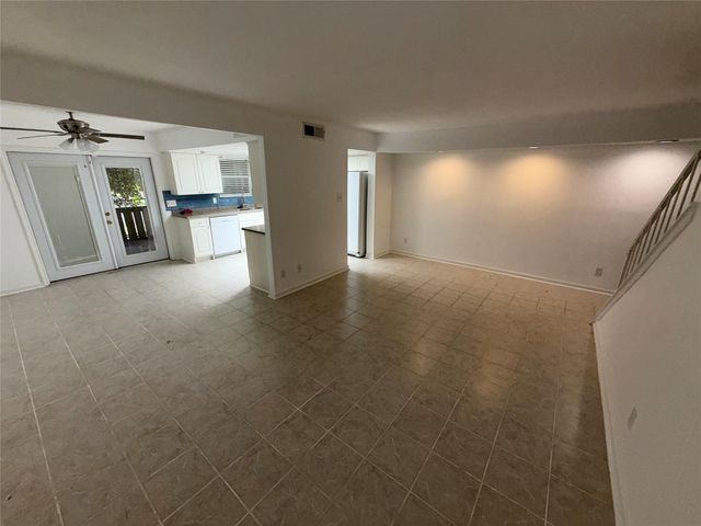 5005 Georgi Lane 215, Houston, TX 77092