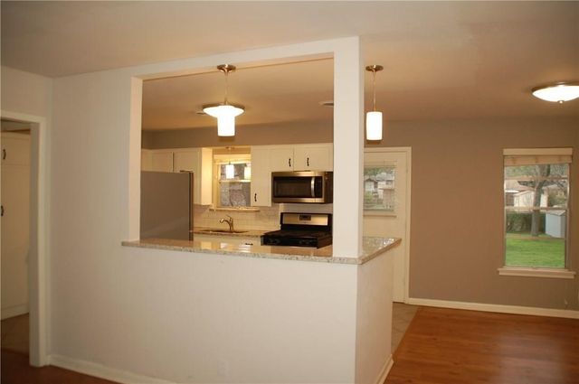 1133 Valley View Drive, Hurst, TX 76053
