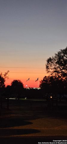 275 W Trail, Pleasanton, TX 78064