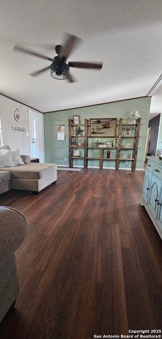 275 W Trail, Pleasanton, TX 78064