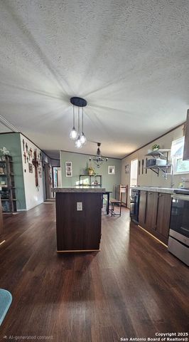 275 W Trail, Pleasanton, TX 78064