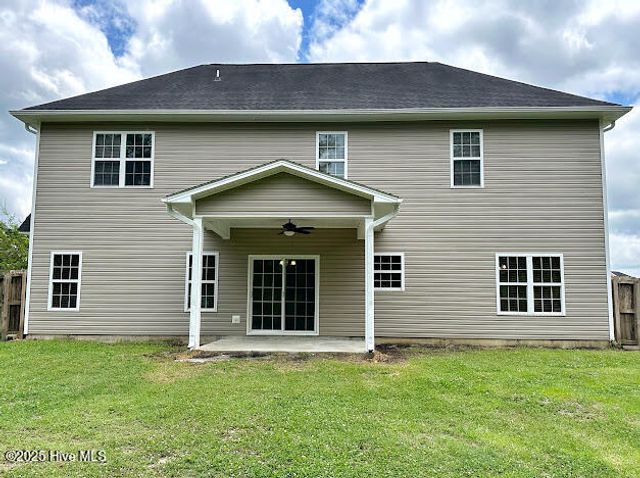 207 Riverstone Court, Jacksonville, NC 28546