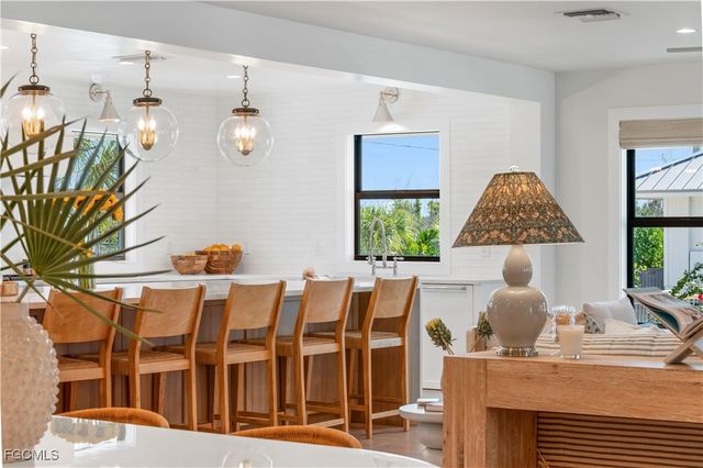 24 Beach Homes, Captiva, FL 33924