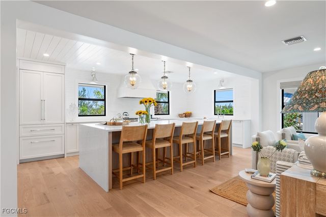 24 Beach Homes, Captiva, FL 33924