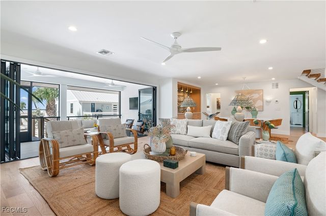 24 Beach Homes, Captiva, FL 33924