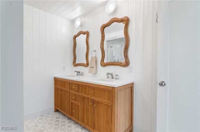 24 Beach Homes, Captiva, FL 33924