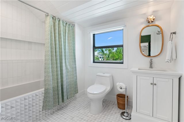 24 Beach Homes, Captiva, FL 33924