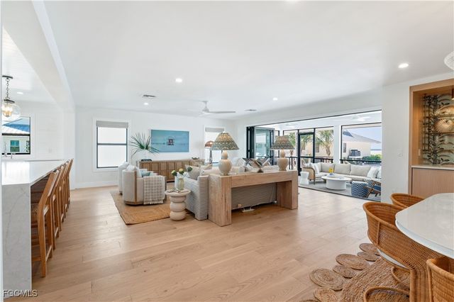 24 Beach Homes, Captiva, FL 33924