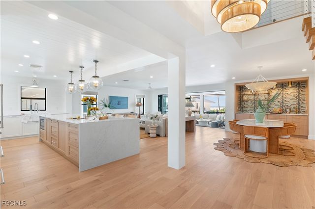 24 Beach Homes, Captiva, FL 33924