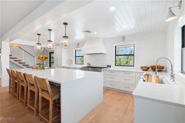 24 Beach Homes, Captiva, FL 33924