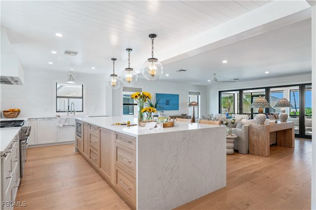 24 Beach Homes, Captiva, FL 33924