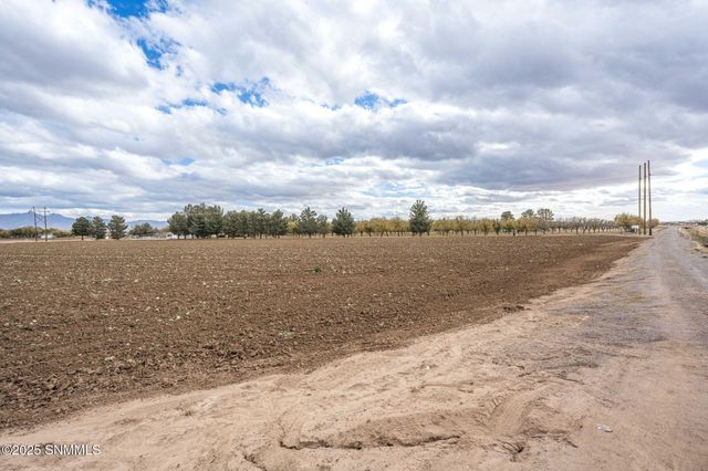 3635 N Valley Drive, Las Cruces, NM 88007