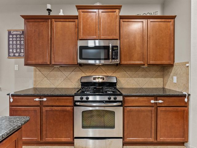605 Pedernales Street, Webster, TX 77598