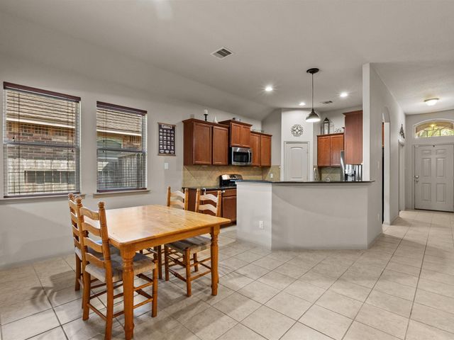 605 Pedernales Street, Webster, TX 77598