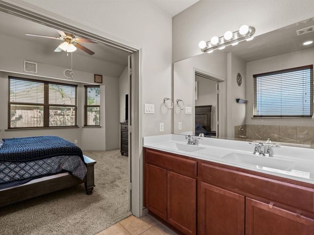605 Pedernales Street, Webster, TX 77598