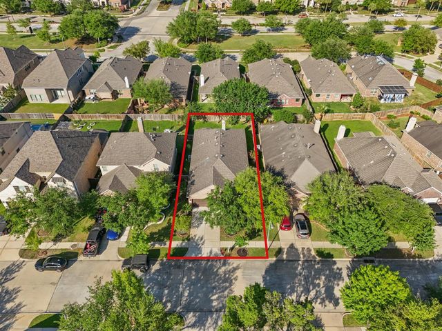 605 Pedernales Street, Webster, TX 77598