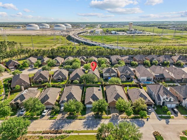 605 Pedernales Street, Webster, TX 77598