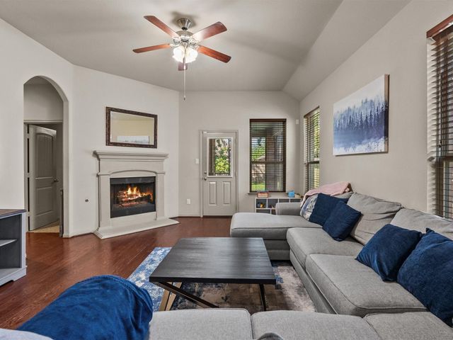605 Pedernales Street, Webster, TX 77598